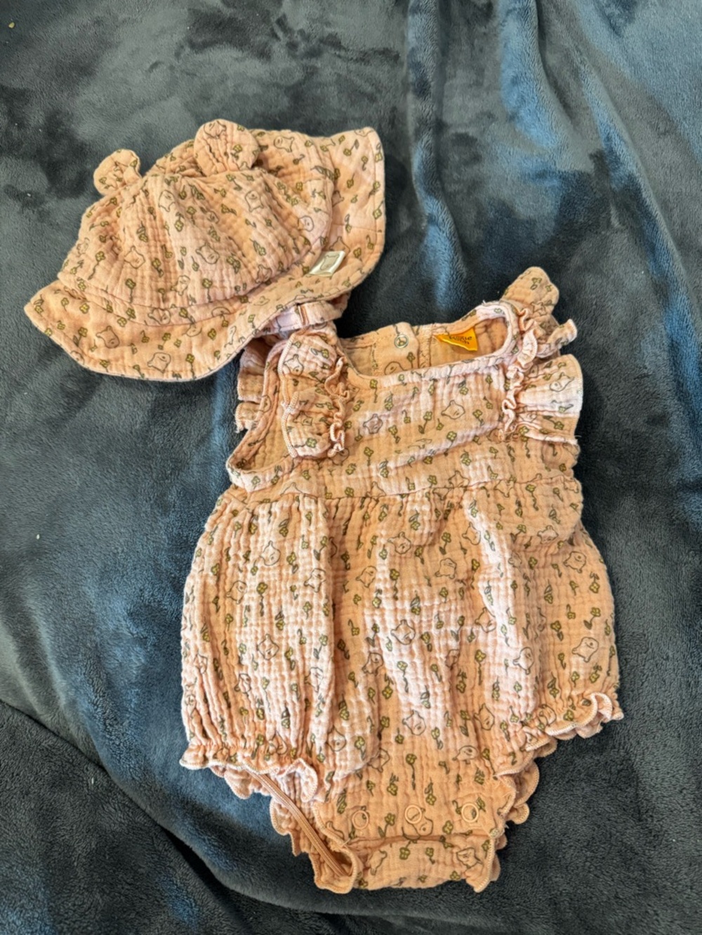Disney Brand Winnie the Pooh bubble Romper & Hat Set